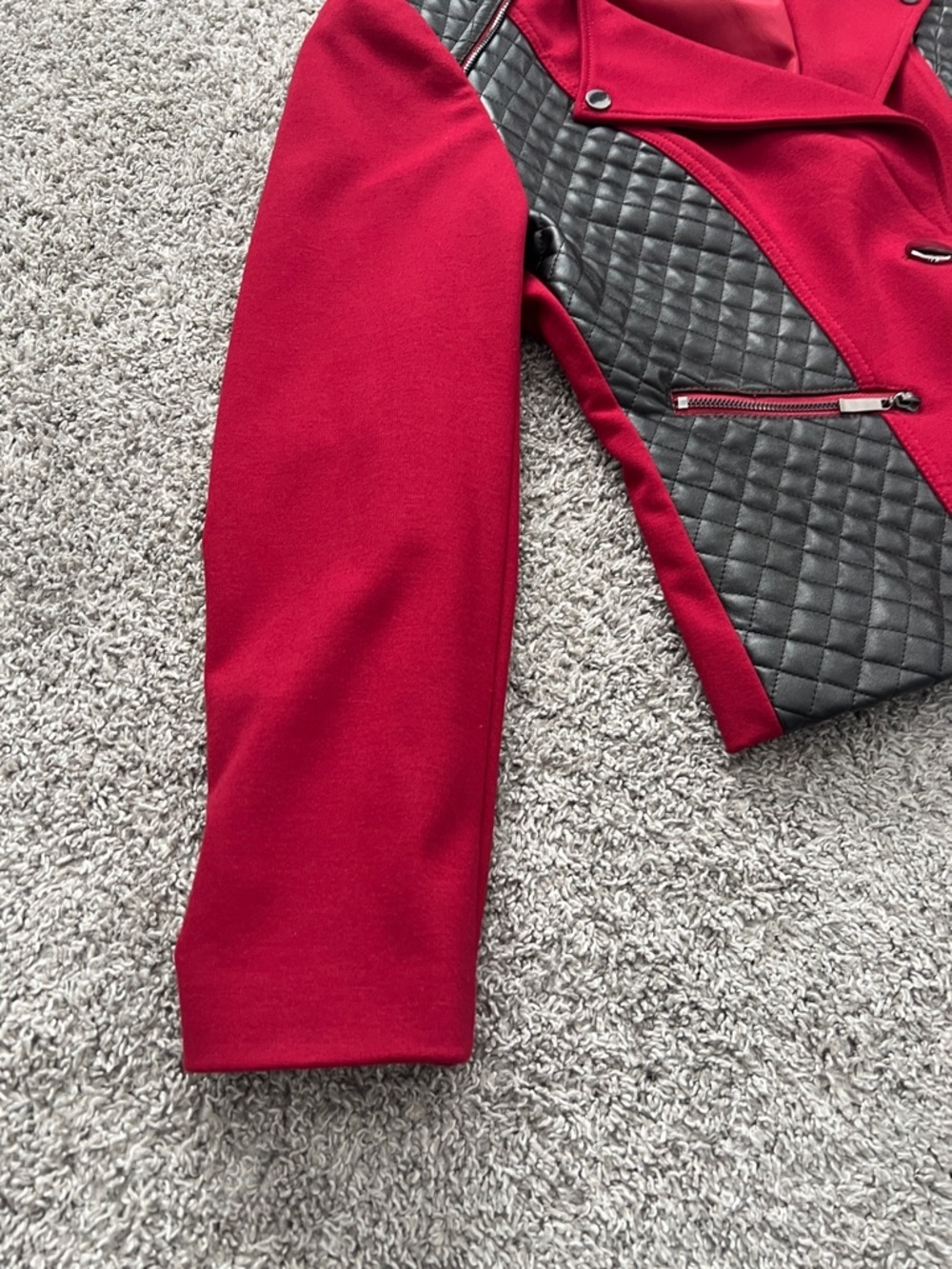 Lena Gabrielle Red Jacket Black Quilted Faux Leather Panels Zipper Trim - Size 8 - Picture 5 of 15